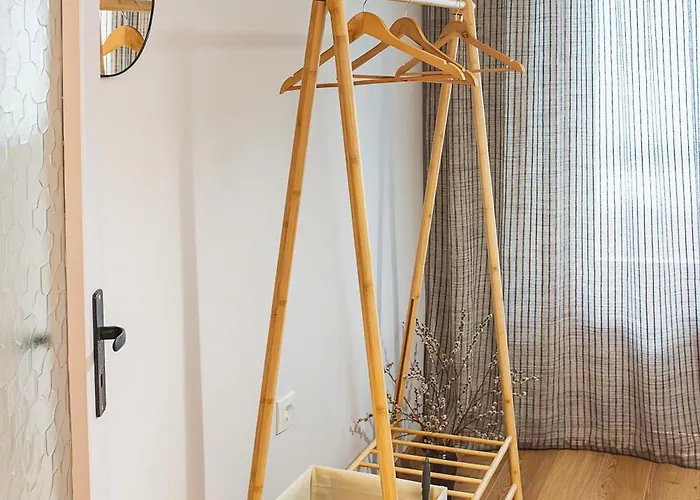 за гости ирис Iris Guest Апартаменты *