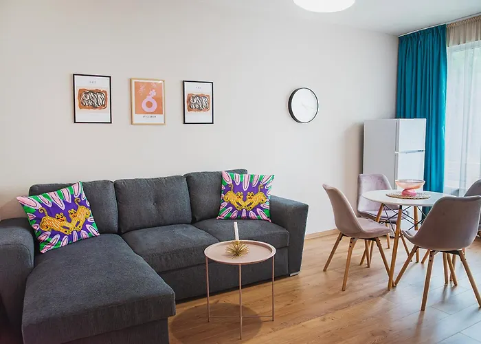 за гости ирис Iris Guest Апартаменты *